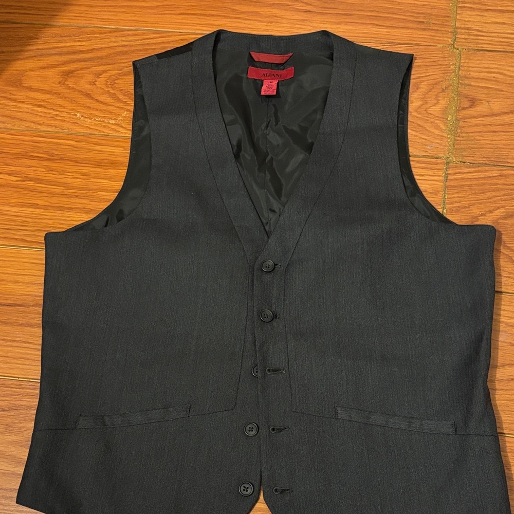 Men’s Alfani vest size Medium